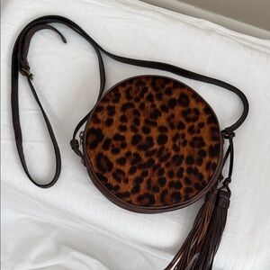 Patricia Nash Elegant Leopard Print Crossbody Bag